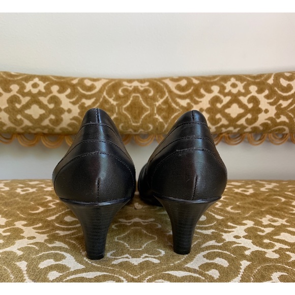 NIB Audrey Brooke Connie Pumps - Picture 5 of 8